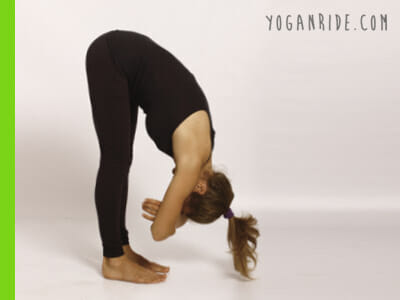 piegamento-in-avanti-uttanasana