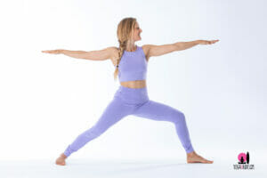 Posizione guerriero II Virabhadrasana II
