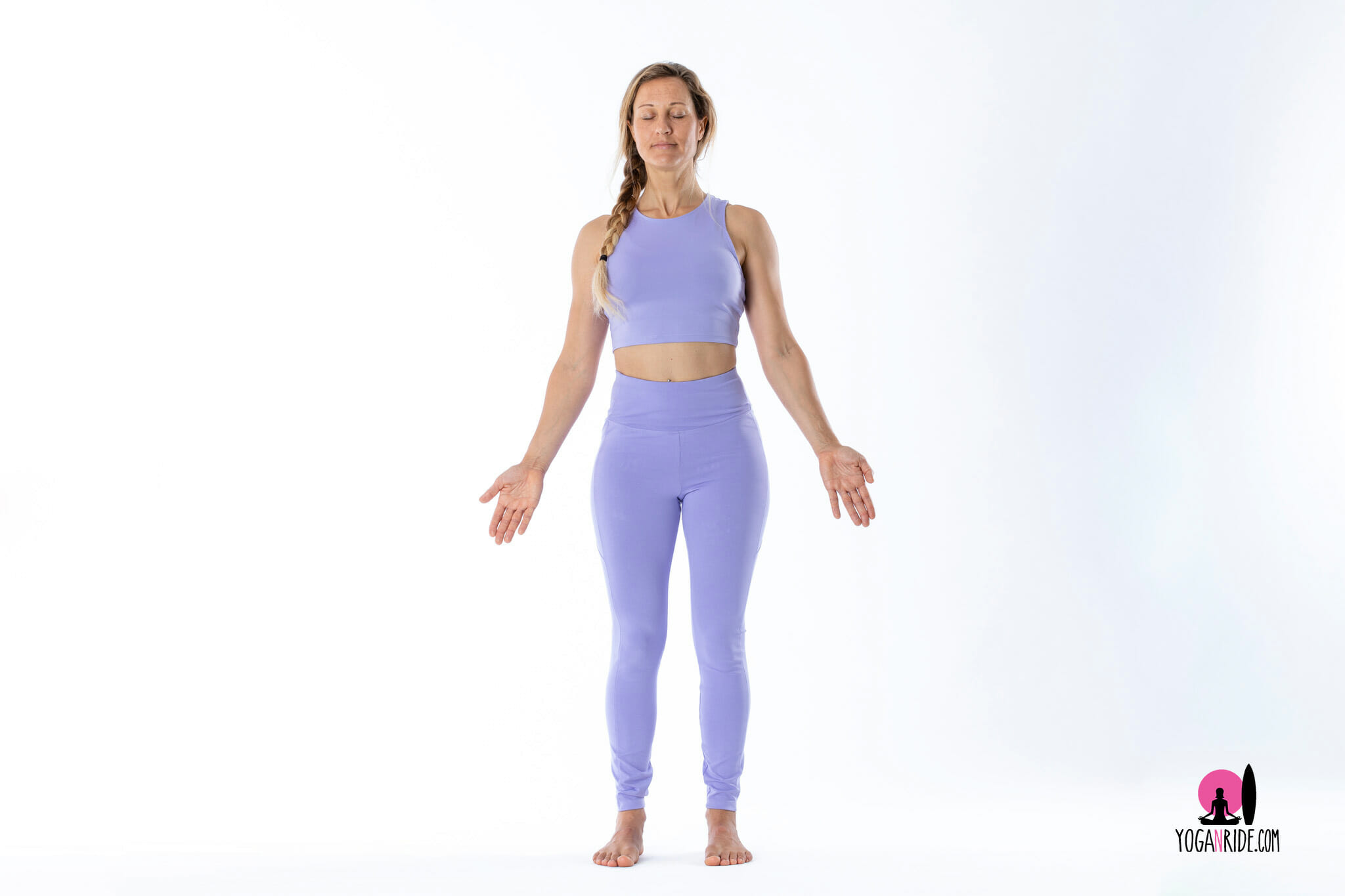posizione montagna tadasana